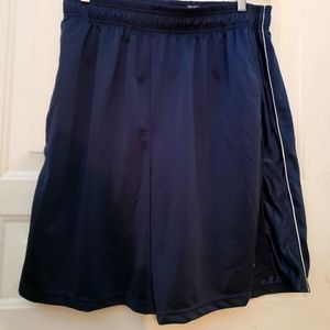 Champion mens in almost new Athletic Shorts XL